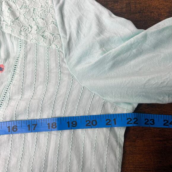 NWT Flutter & Kick Maternity Top Floral Embroidered Lightweight Button Down Boho - Picture 8 of 10